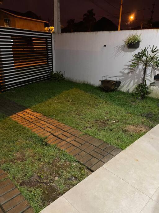 Aconchegante Casa De Praia Matinhos Exterior foto